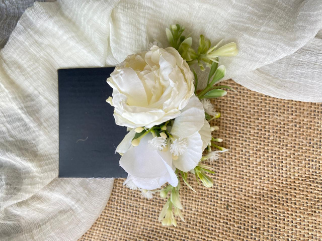 Floral Pocket Square, groom wedding essential by Allies Atelier