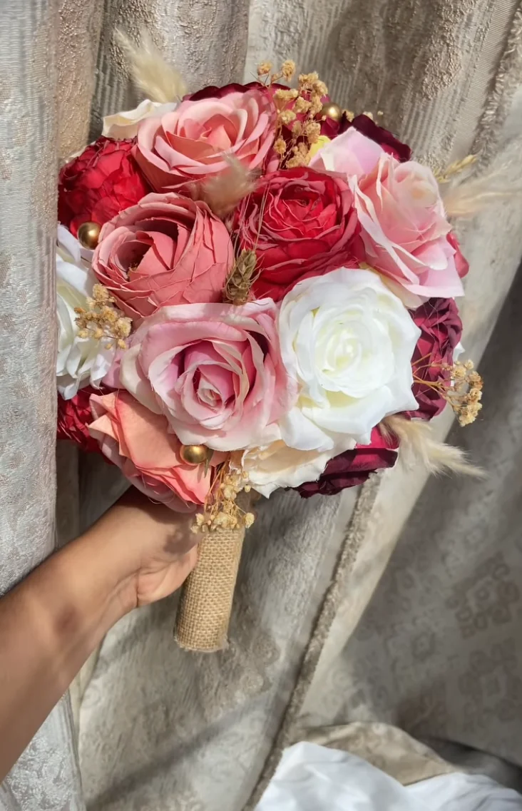 Red-Orange Round Bouquet, bouquet by Allies Atelier